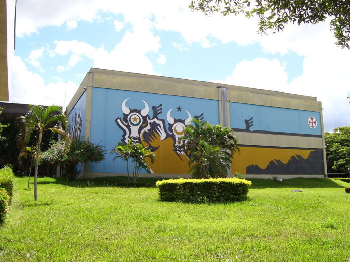 1200px-Palacio_Paiaguas_(Cuiaba)
