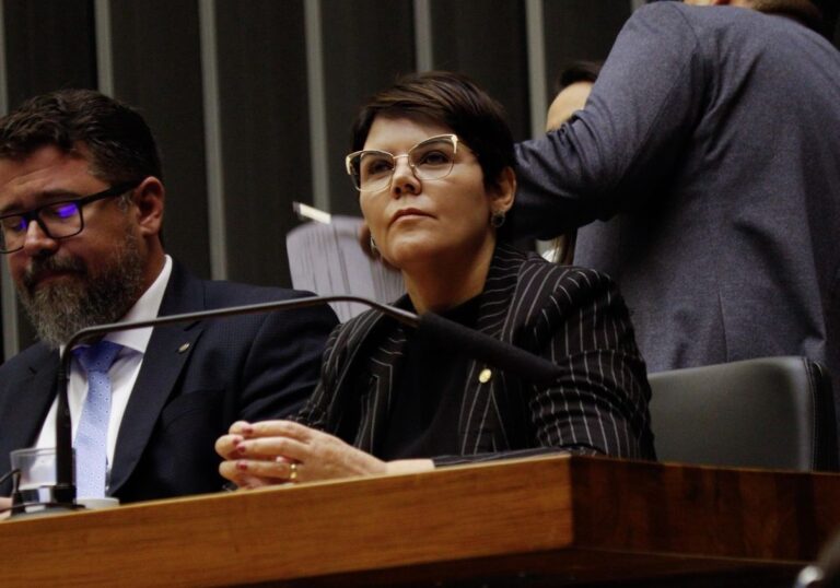 Coronel Fernanda consegue assinaturas necessárias para instaurar CPMI do INSS