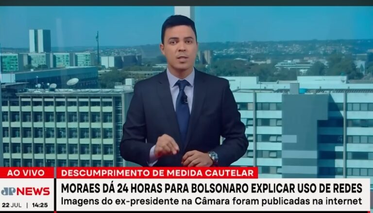 Moraes dá 24 horas para defesa de Bolsonaro se manifestar sobre uso de redes sociais