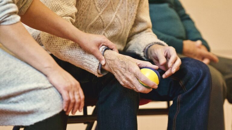 Aromaterapia no cuidado de idosos com demência e Parkinson