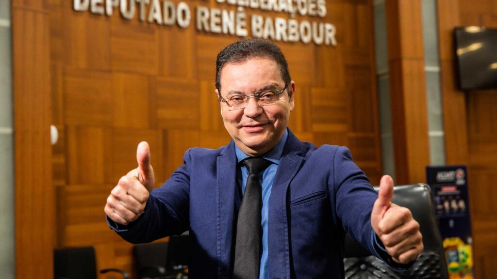 “O Ananias tem medo. Não só ele, como todos do PL”, diz Botelho
