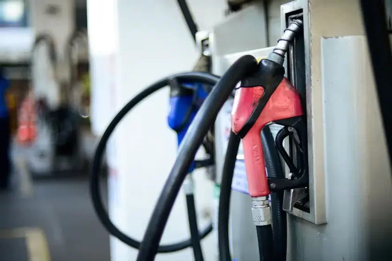 Diesel dispara mais de 7% em meio ao conflito no Oriente Médio, aponta Edenred Mobilidade