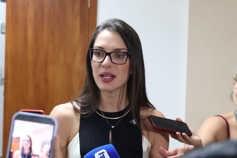 Janaina não fecha portas para nenhum partido e debate aliança – veja vídeo