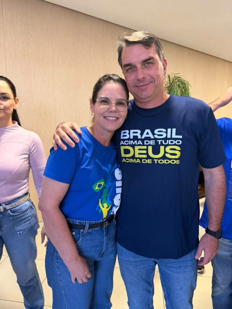 O BRASIL TEM SOLUÇÃO: ”Vou lutar pelo Brasil até o final”, diz Flávio Bolsonaro durante passagem por Mato Grosso