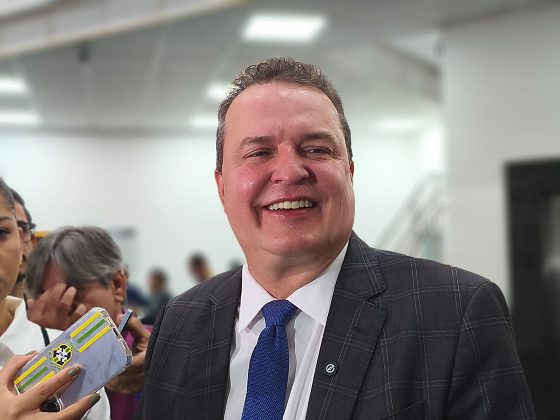 Max Russi propõe lei que assegura carregador de veículo elétrico em vaga de garagem